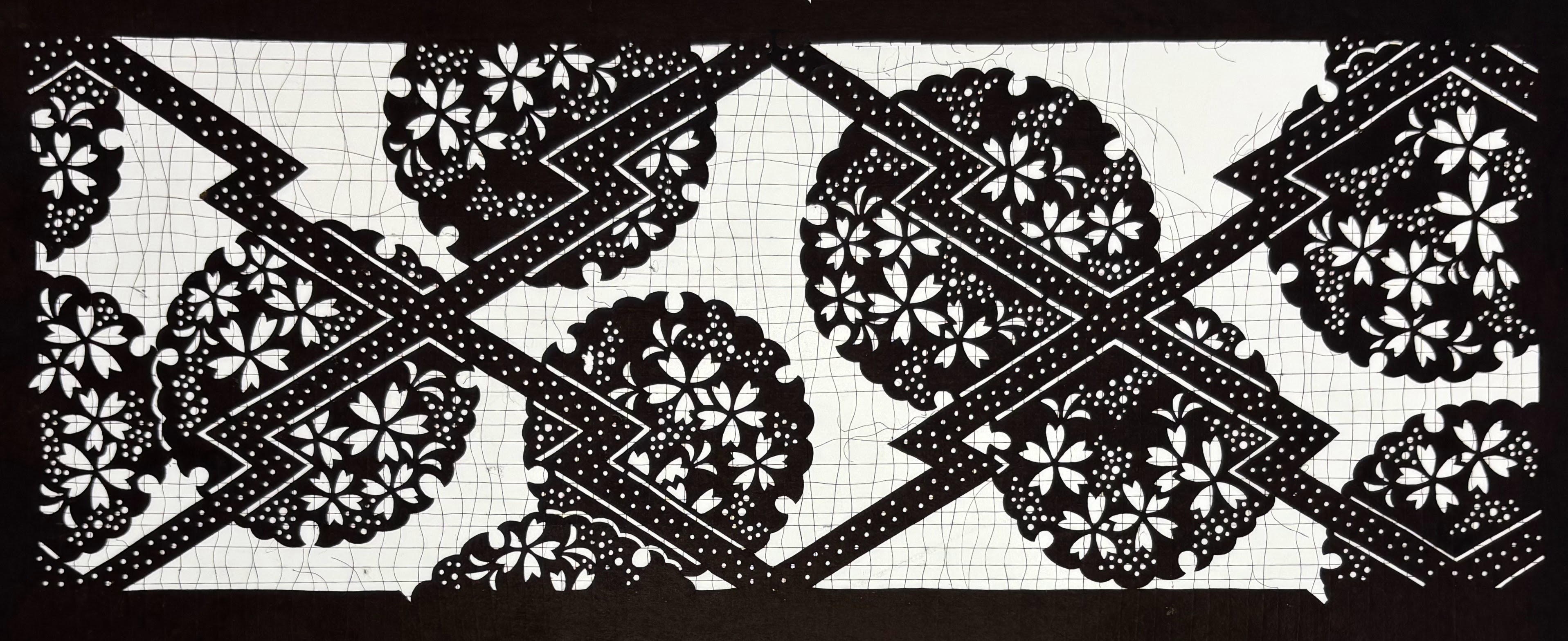 [松皮菱と桜雪花] Pine Bark Diamonds and Sakura Snowflakes